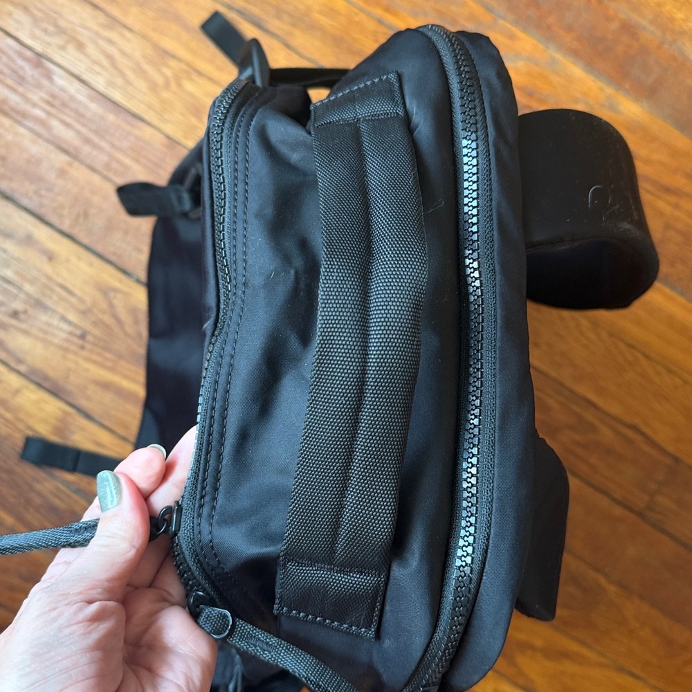 lululemon athletica Black New Crew Backpack - Picture 3 of 9